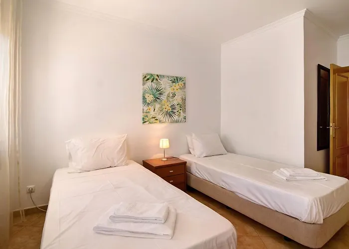 Ii Apartament *